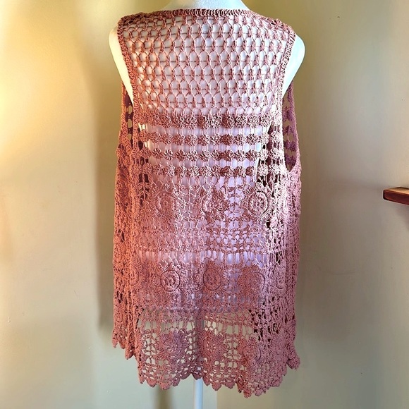 NWOT - Pink Crochet Vest - One Size Fits Most but would fit Small best - Picture 2 of 10